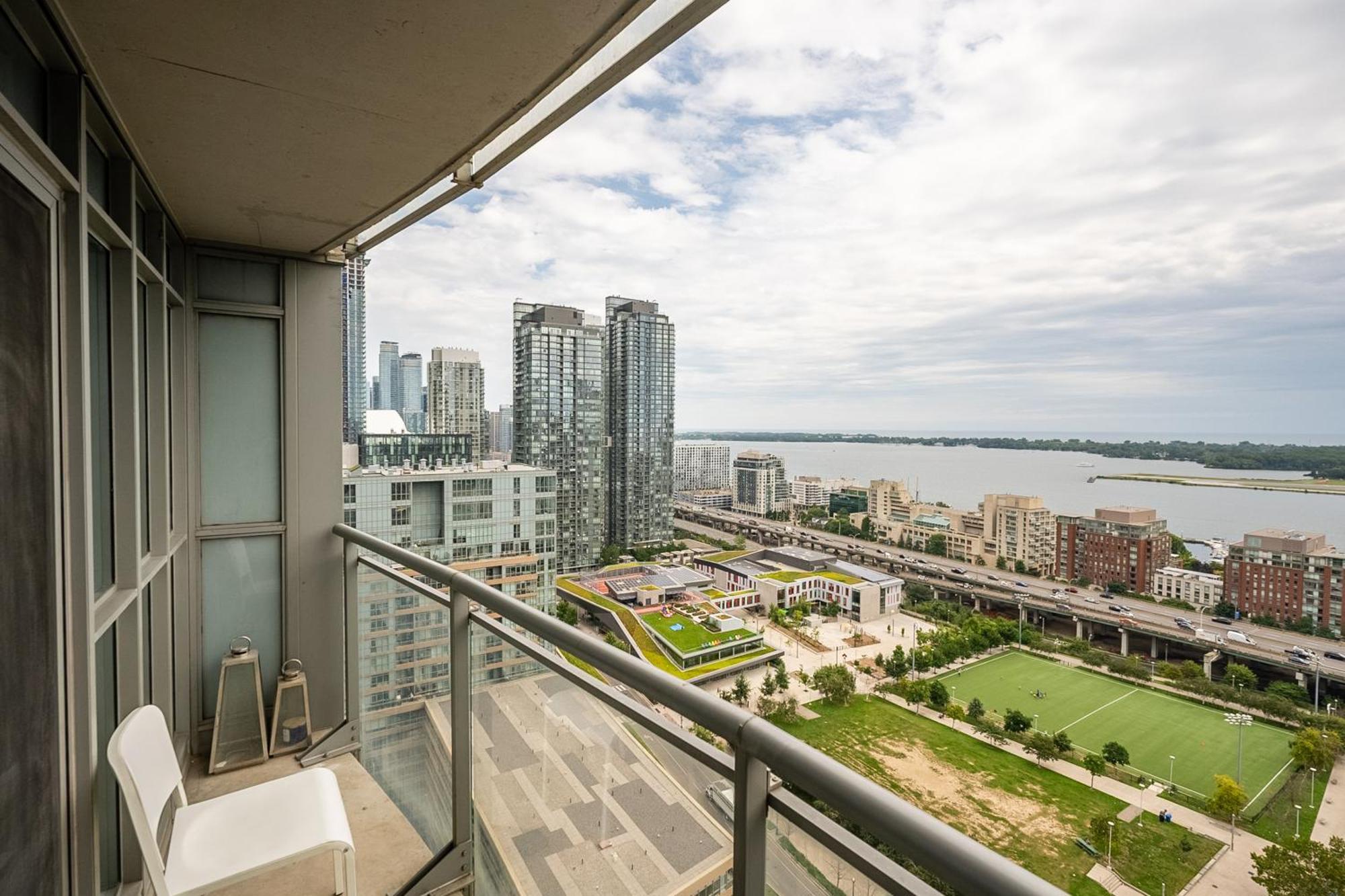 Globalstay Elegant Downtown Apartments トロント エクステリア 写真