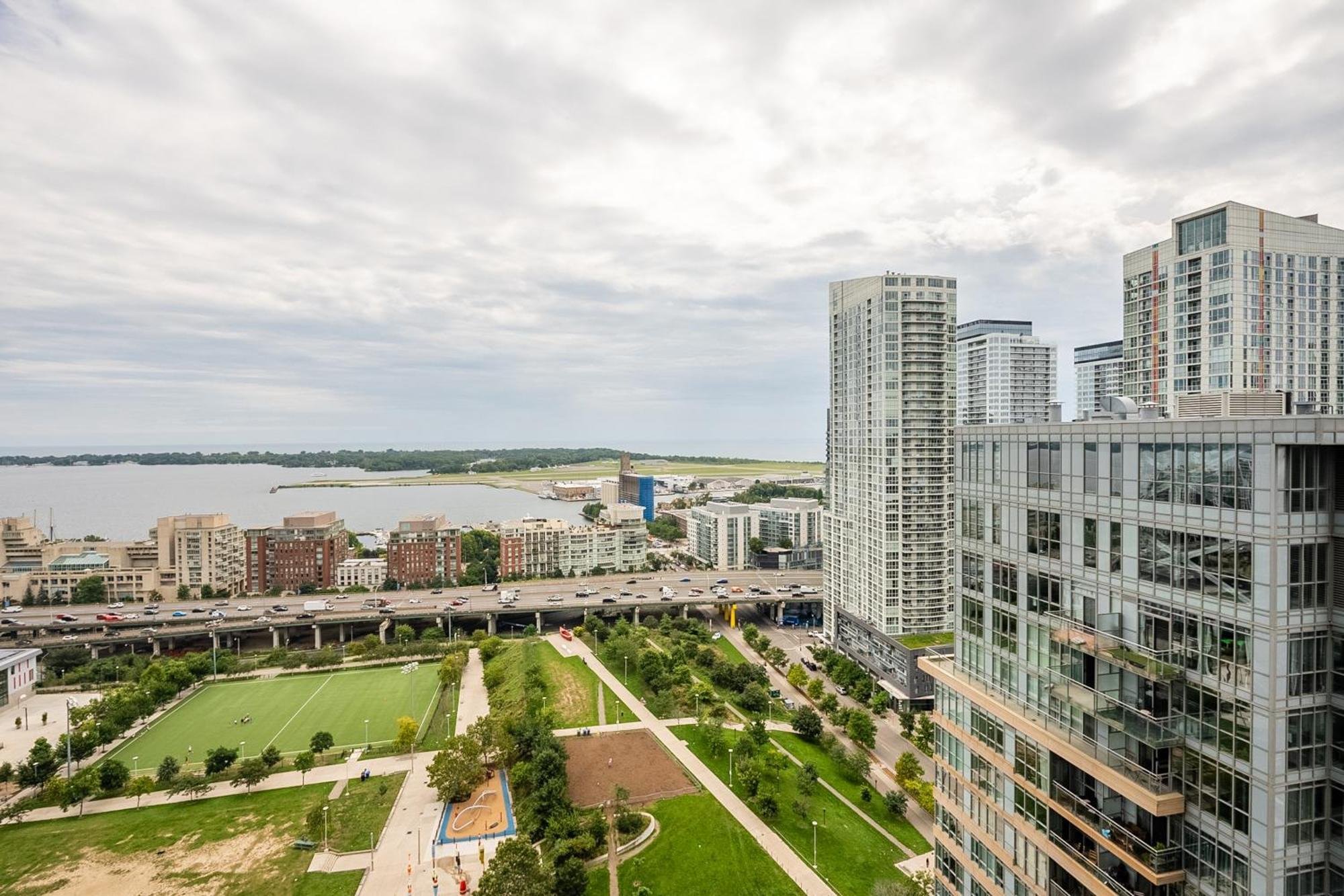 Globalstay Elegant Downtown Apartments トロント エクステリア 写真