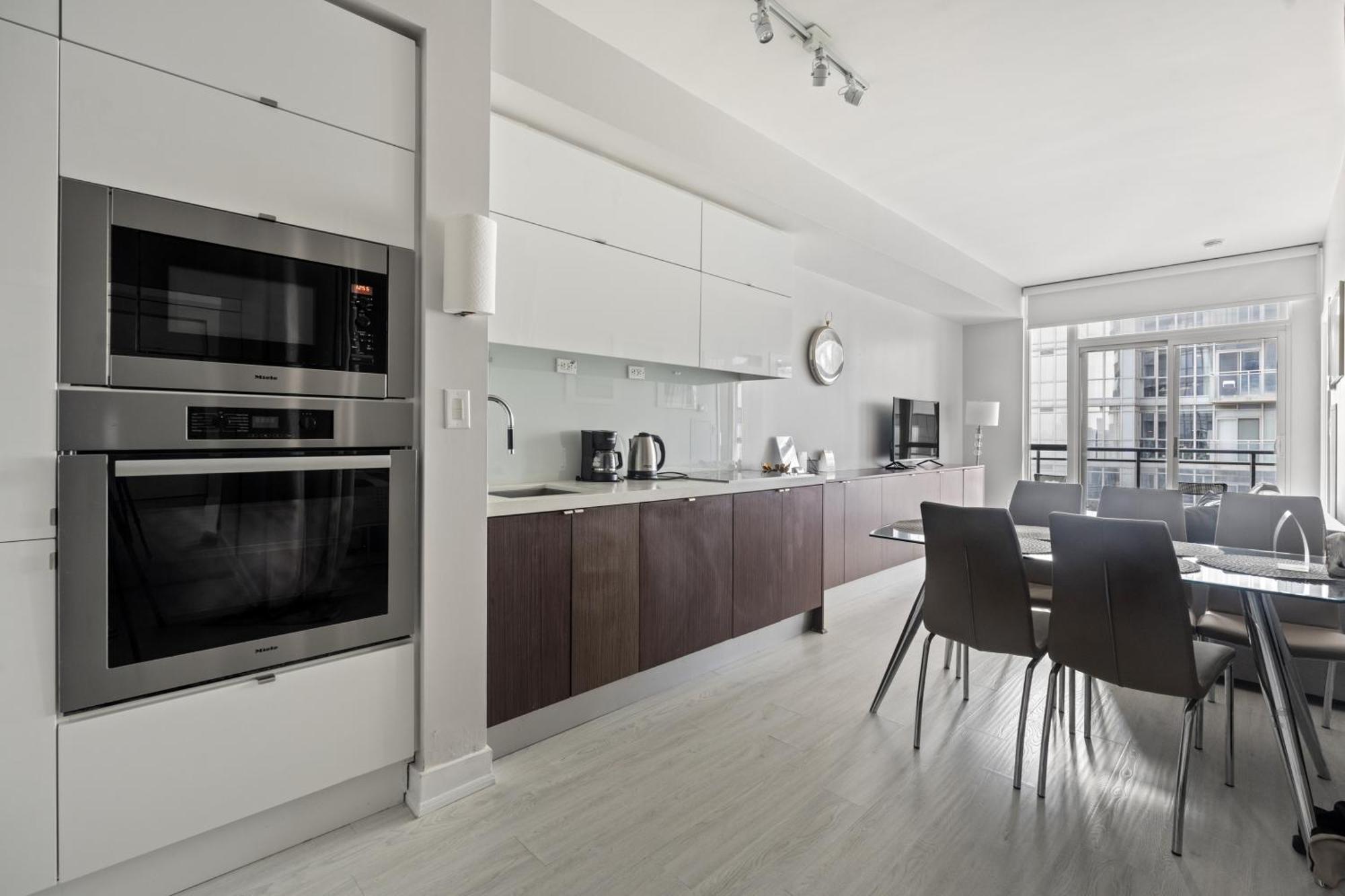 Globalstay Elegant Downtown Apartments トロント エクステリア 写真