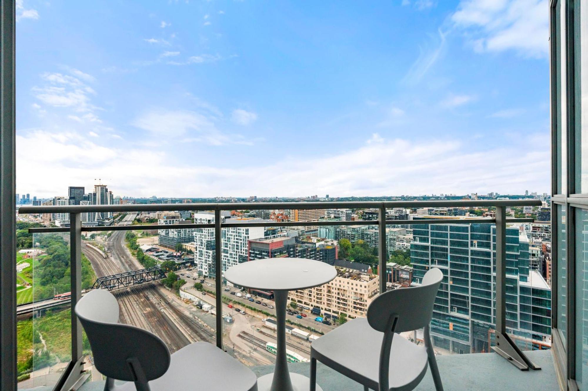 Globalstay Elegant Downtown Apartments トロント エクステリア 写真