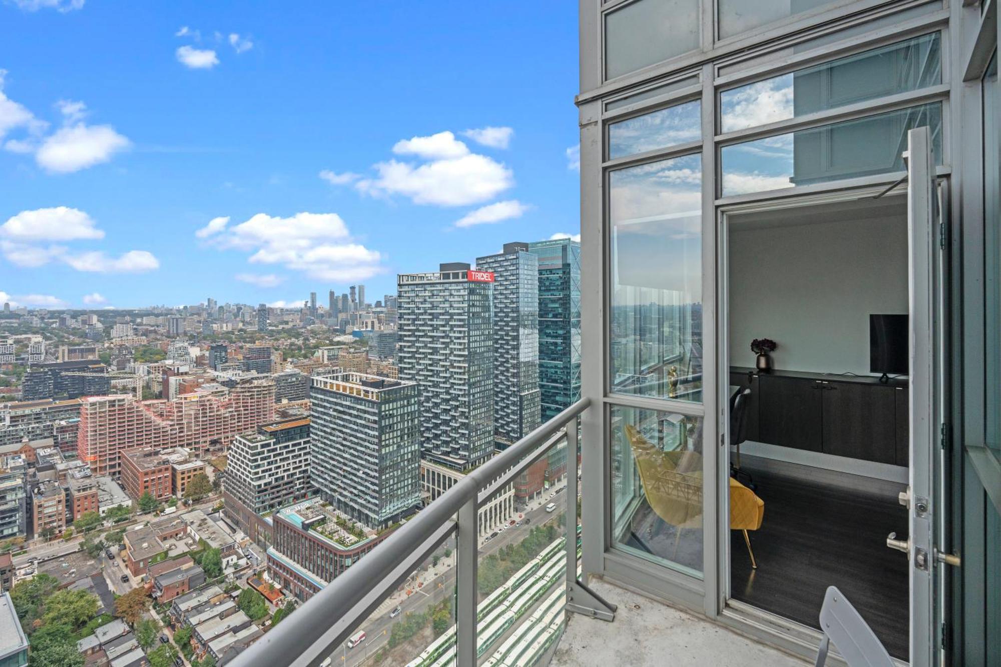 Globalstay Elegant Downtown Apartments トロント エクステリア 写真